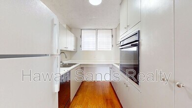 Building Photo - 469 Ena Rd