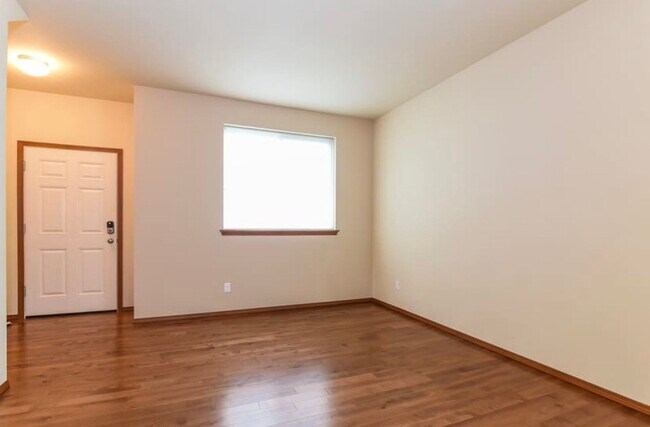 Building Photo - 1718 Delaford Pl