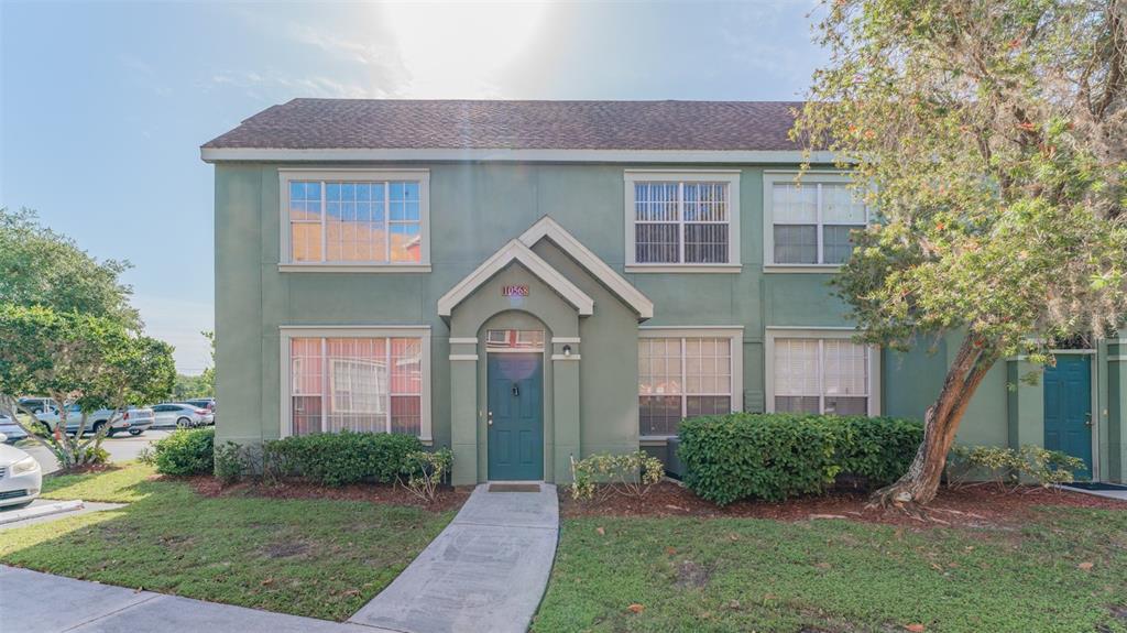 Foto principal - 10568 Windsor Lake Ct