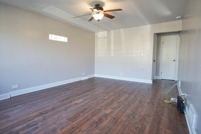 Building Photo - Townhome at 839 W 122nd St , Chicago