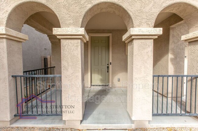 Foto del edificio - 3242 E Virgil Dr