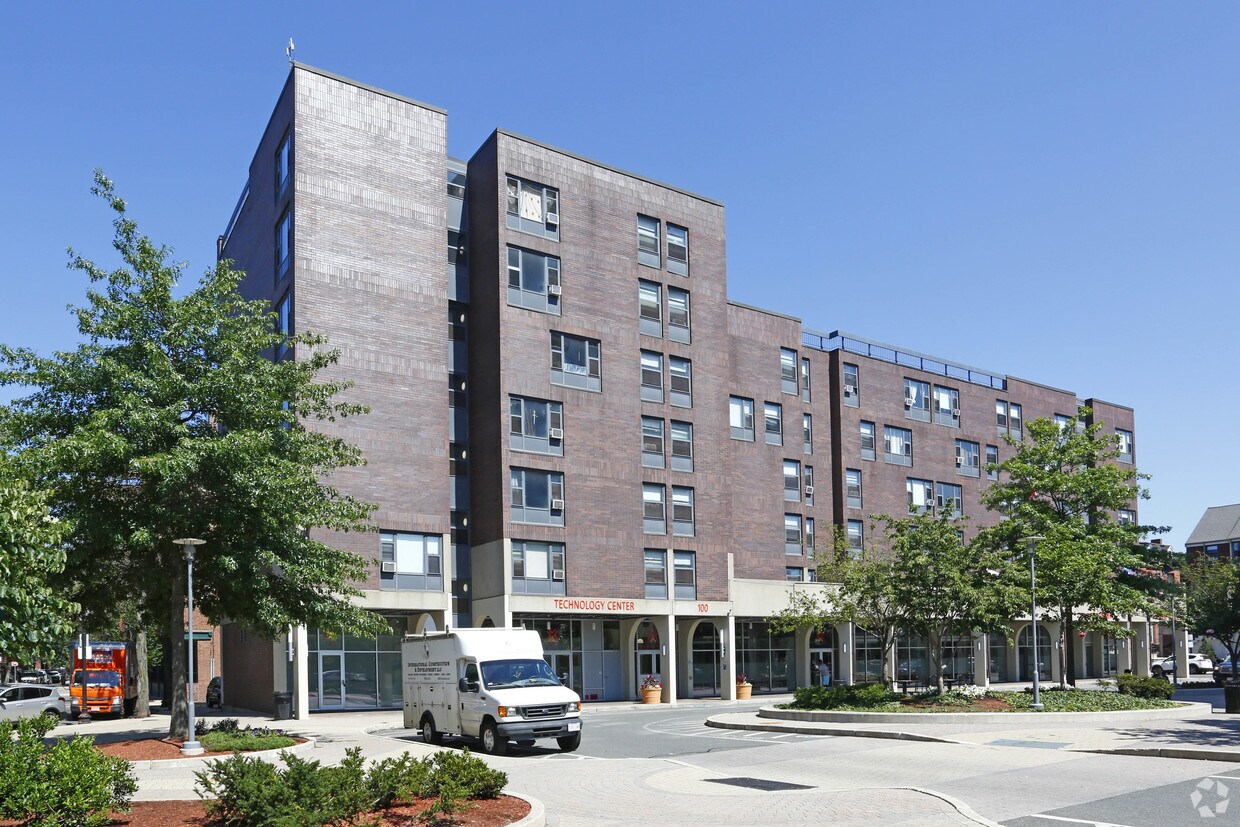 Building Photo - Viviendas Apartments