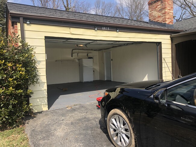 Building Photo - 8614 Dunbrook Ln