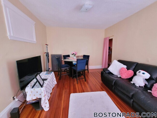 Foto del edificio - 110 Howland St