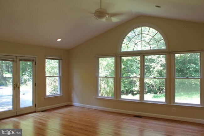 Foto del edificio - 6900 Lupine Ln