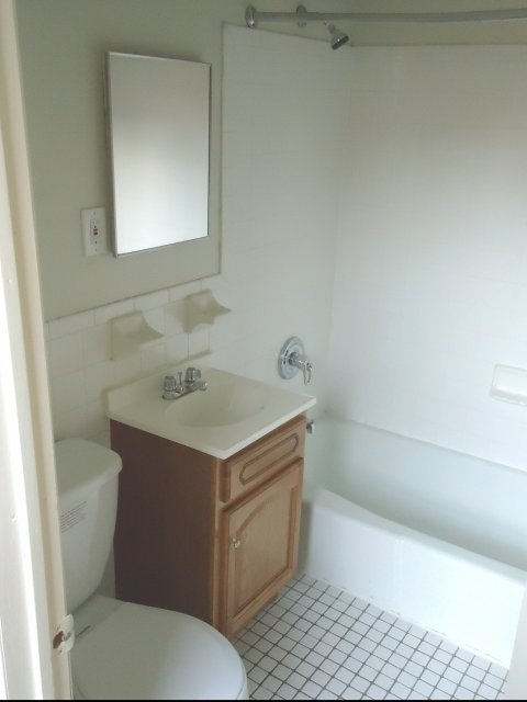 Bathroom - 626 E 141st St