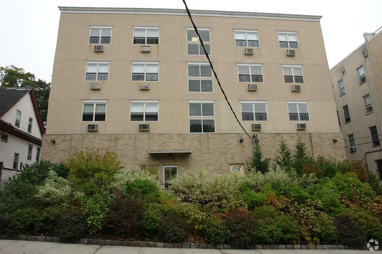 97 Bruce Ave, Yonkers, NY 10705 Apartments in Yonkers, NY