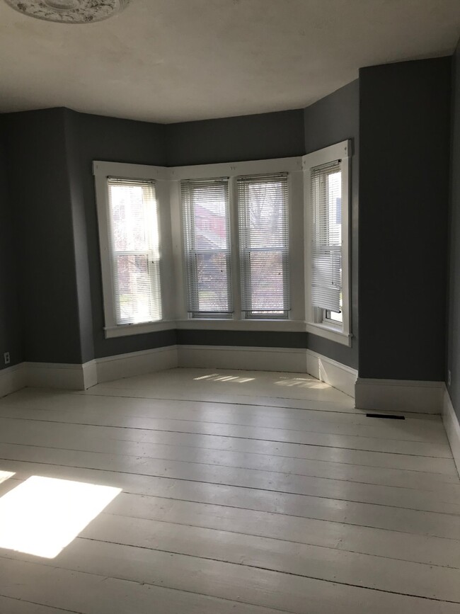 Front Bedroom - 101 Main St