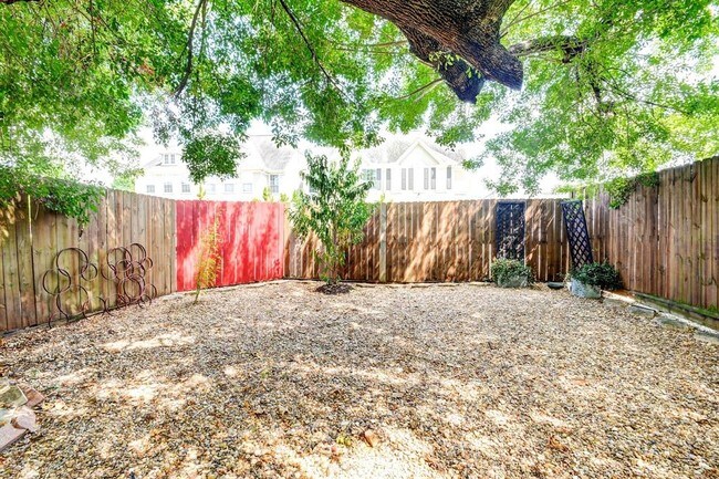 Foto del edificio - 5313 Palmetto St