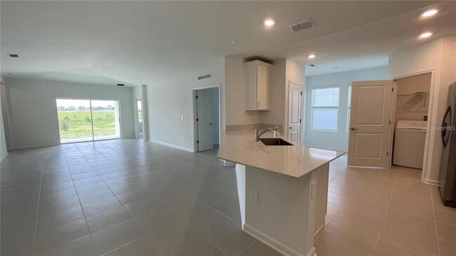 Building Photo - 5652 Lemon Grass St