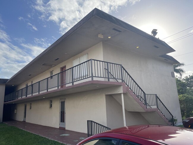 Building Photo - 500 Davis Rd