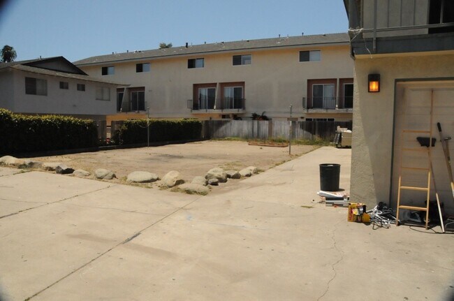 Foto del edificio - 6527 Sabado Tarde Rd