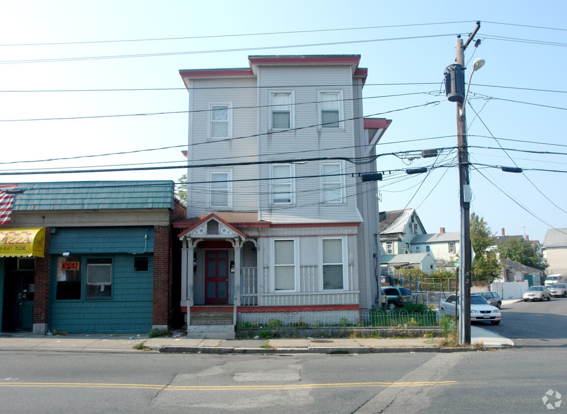 Building Photo - 236 Hampshire St