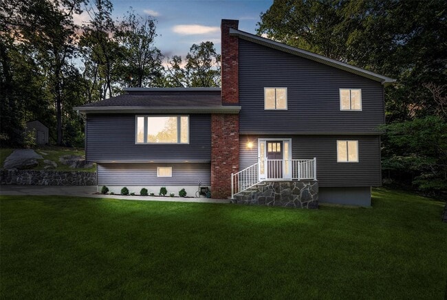 Building Photo - 28 Dirubbo Dr
