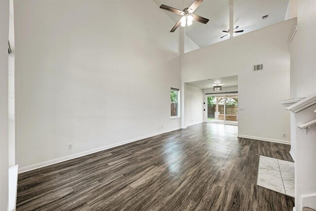 Foto del edificio - 216 Cassandra Dr