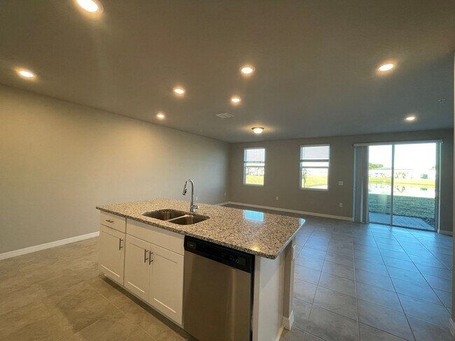 Building Photo - 3 Bedroom, 2.5 Bath Town Home in Greens at...