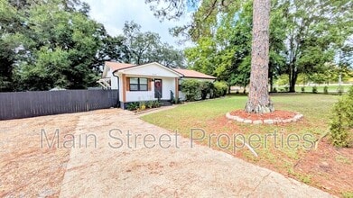 Building Photo - 9644 Hollowbrook Dr