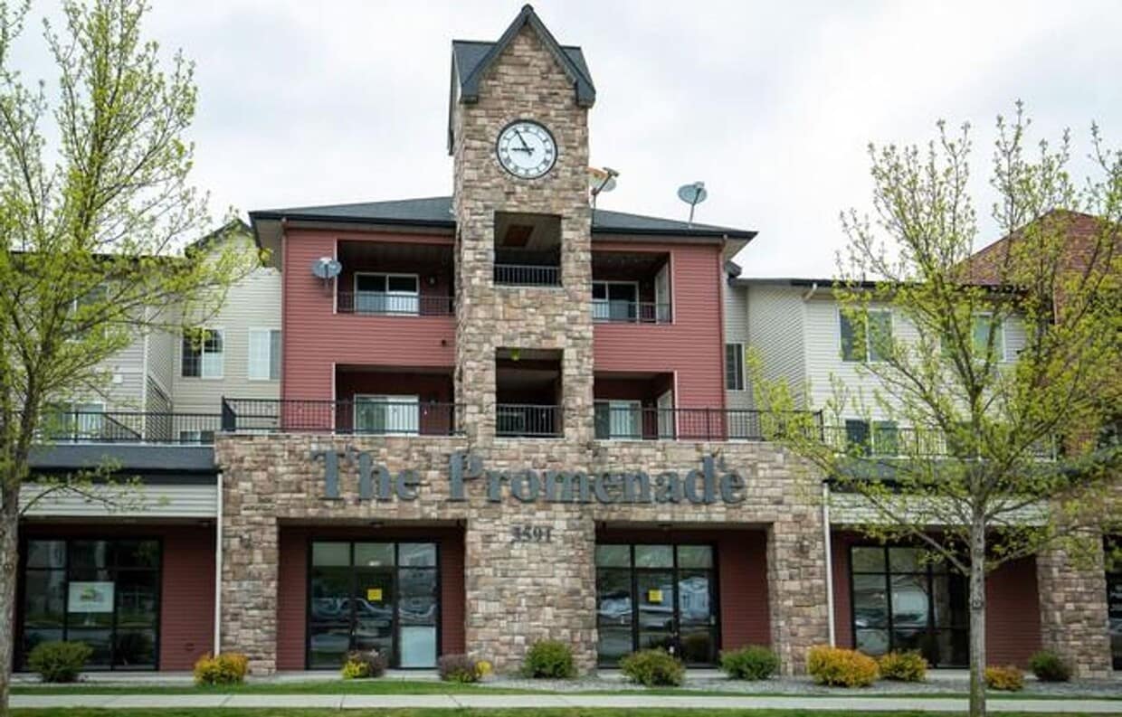 Primary Photo - For Rent – Spacious 3 Bedroom Condo in Promenade Condos