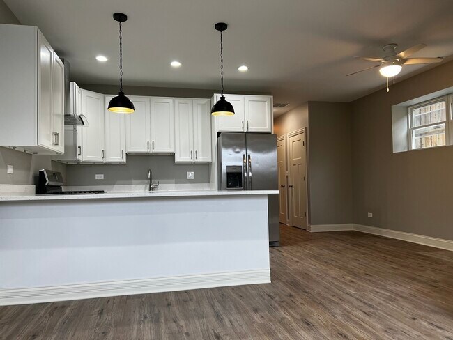 Building Photo - 4741 S Michigan Ave