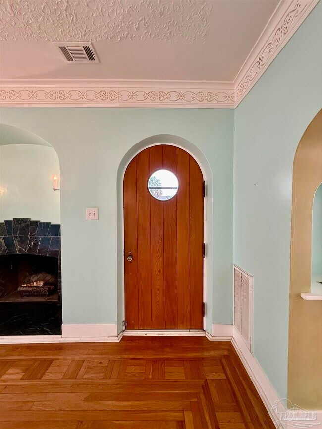 Foto del edificio - 1717 Yates Ave