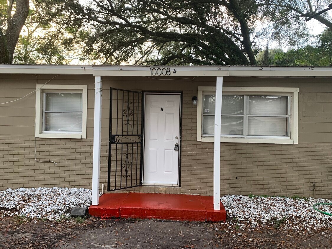 Primary Photo - 10008 N Lantana Ave