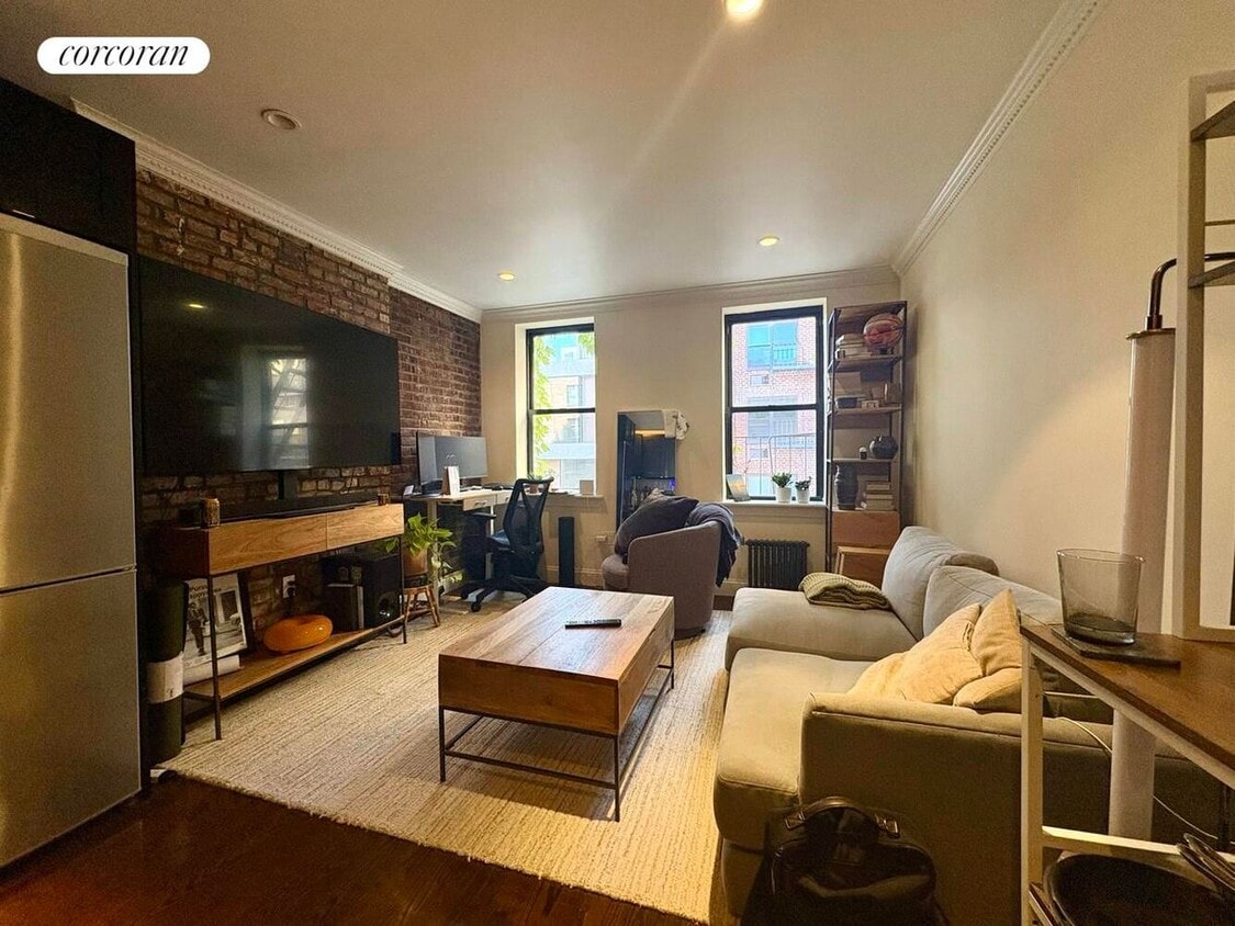 Foto principal - 254 W 15th St