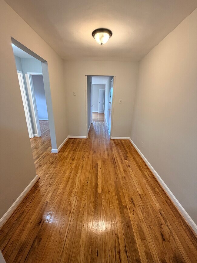 Foto del edificio - 7805 Lockney Ave