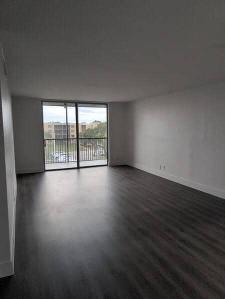 Building Photo - 2.0 bedroom in Lauderdale Lakes Florida 33311