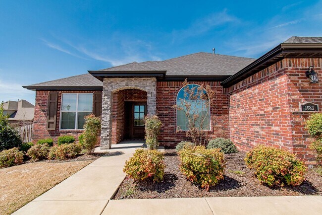 Foto del edificio - Like New 3 Bedroom Home near Stonebridge M...