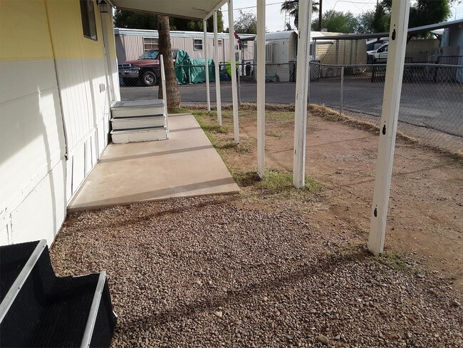 Building Photo - 710 S Lawson Dr