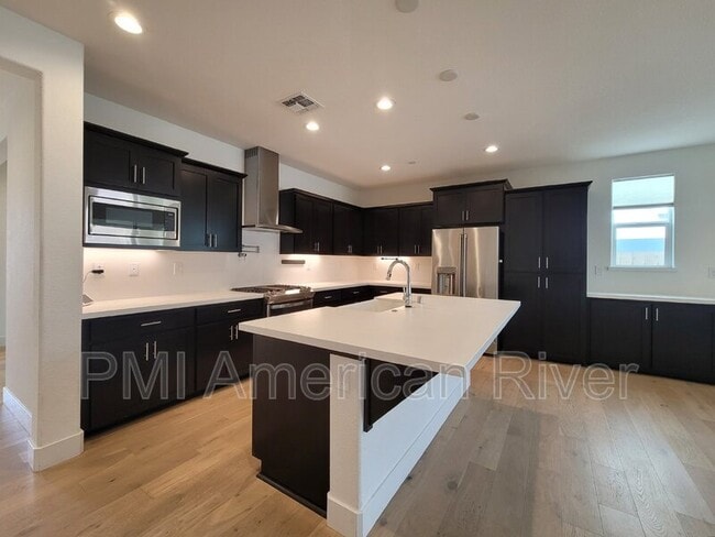 Building Photo - 12773 Tower Beach Way