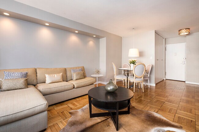 Foto del edificio - 330 E 49th St