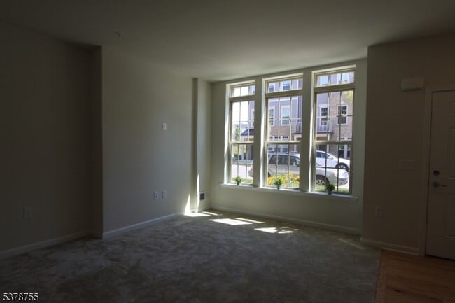 Building Photo - 28 Sternadori Rd