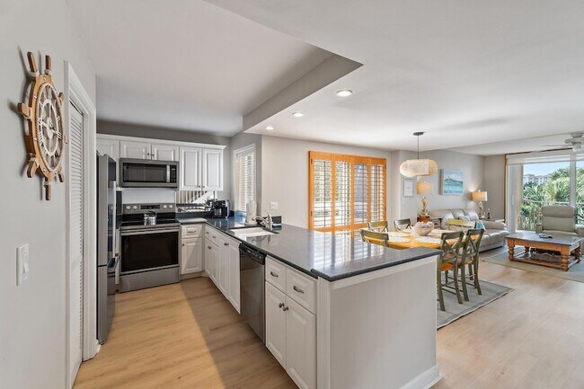 Building Photo - 353 S US HIGHWAY 1