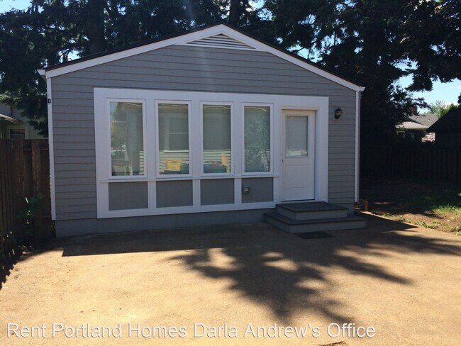Building Photo - 1 br, 1 bath House - 7024 NE Oregon Street #B