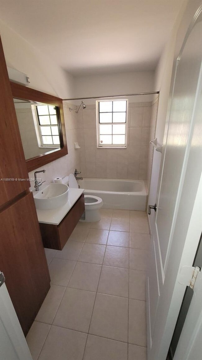 Foto del edificio - 725 Westward Dr