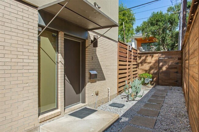 Building Photo - 5809 Oram St