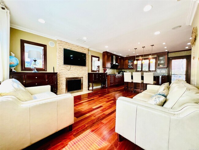 Foto del edificio - 65 Maple Dr