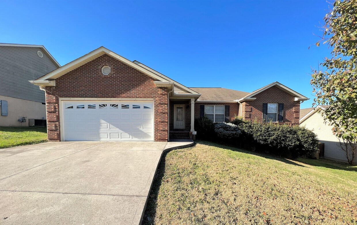 Foto principal - FOUNTAIN CITY: 3 BEDROOM, 2 BATH IN MAPLE ...