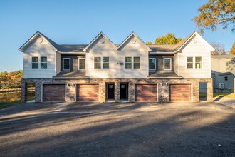 Building Photo - 165 Pebble Beach Pl