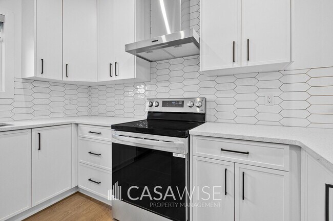 Photo du bâtiment - 9339-9222 222 St NW