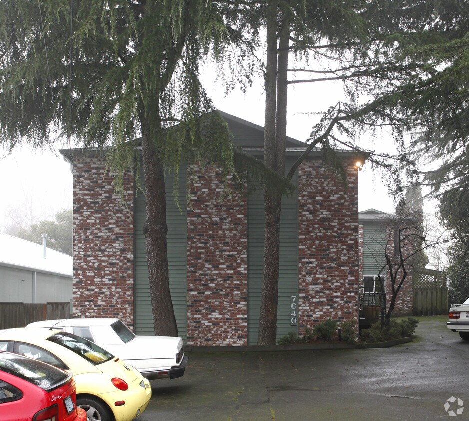 Building Photo - 7640 SW 34th Ave