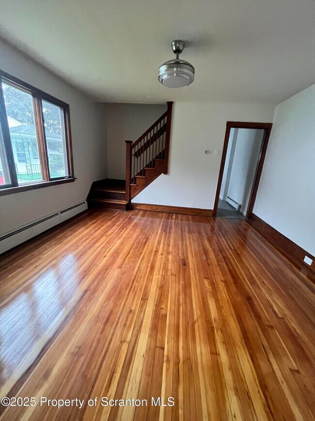 Foto del edificio - 256 Miner Ave