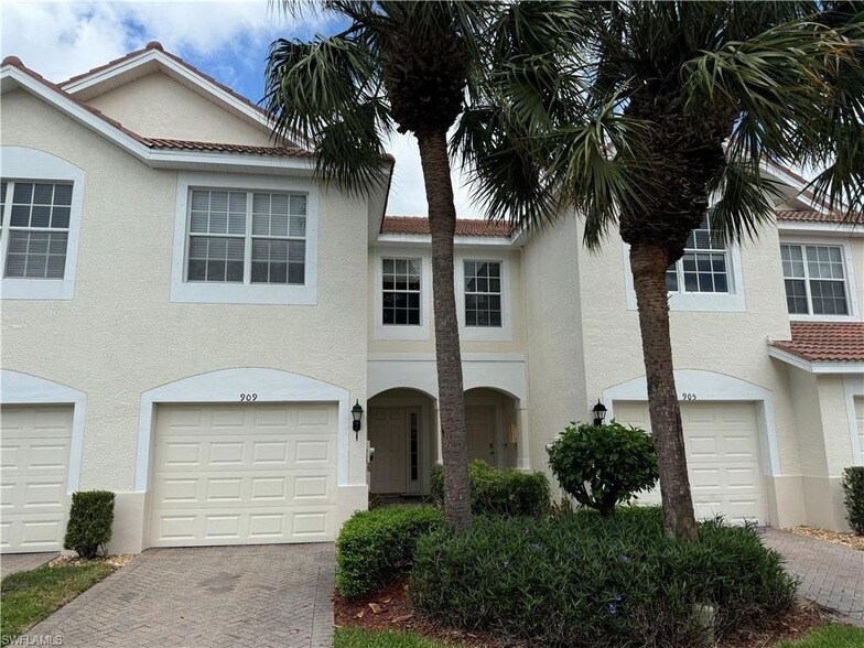 Primary Photo - 860 Hampton Cir
