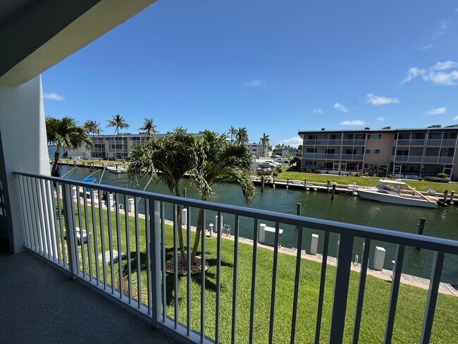 Foto del edificio - 110 Shore Ct