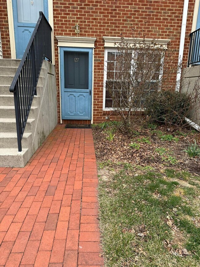 Foto del edificio - 127 Cottonwood St