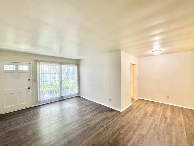 Building Photo - 131 Normandie Ave