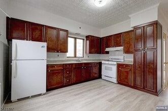 Building Photo - 58 Westervelt Ave