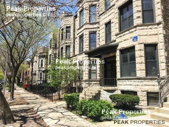 Foto principal - 824 W Newport Ave