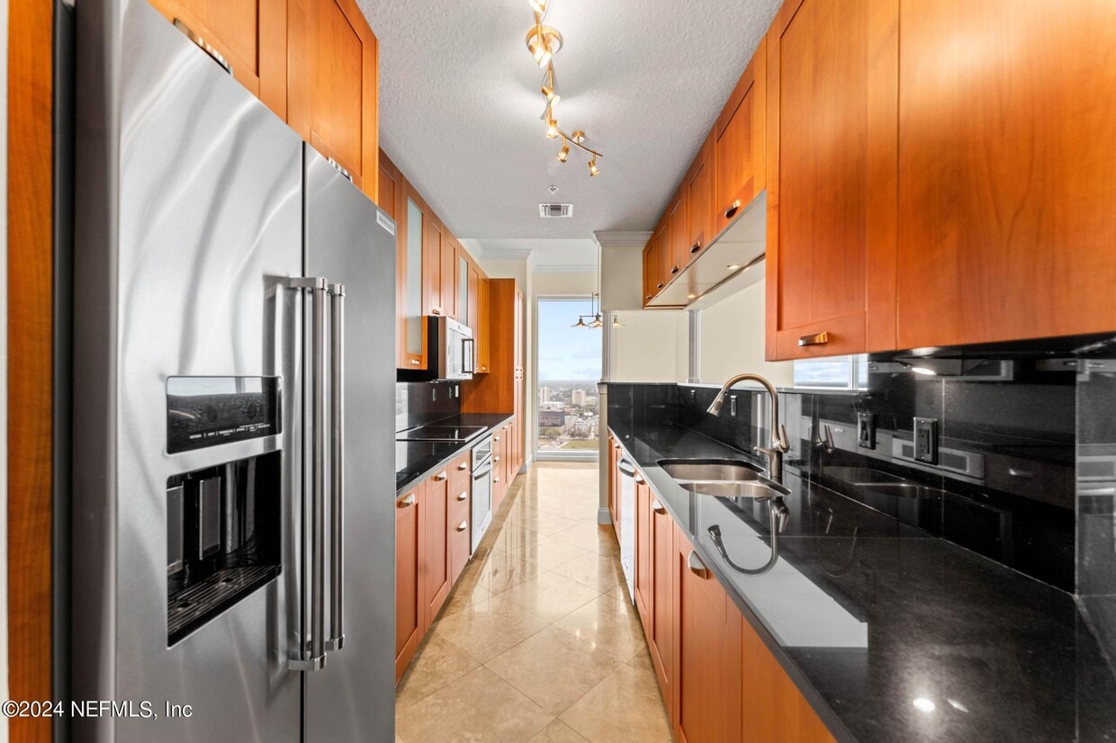 Foto principal - 1431 Riverplace Blvd